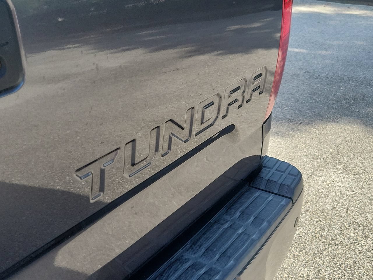 Used 2020 Toyota Tundra Limited w/ Limited Premium Package RWD image 6
