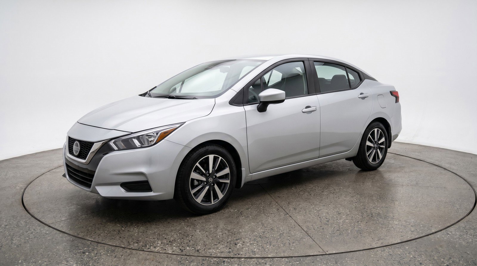 Used 2025 Nissan Versa SV image 3