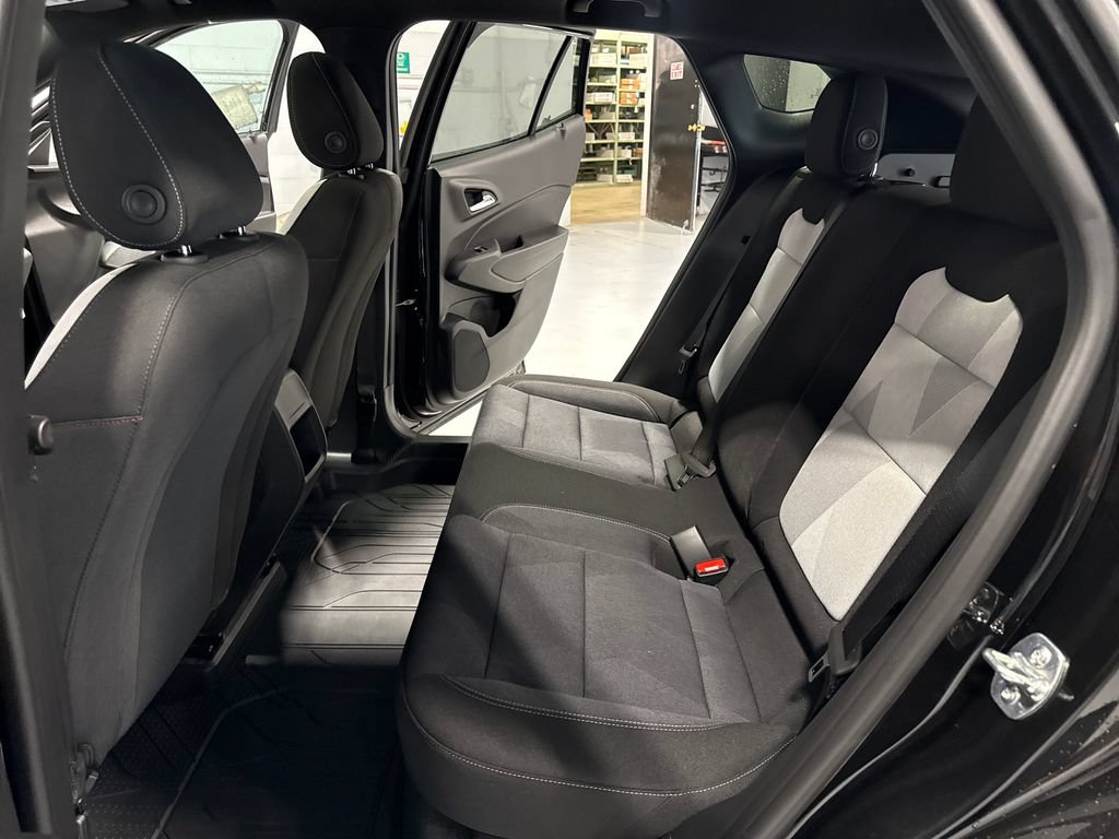 New 2026 Chevrolet Trax RS w/ Sunroof Package FWD image 39