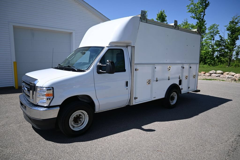 Used 2022 Ford E-350 and Econoline 350 Super Duty w/ Power Windows & Locks Group RWD image 2
