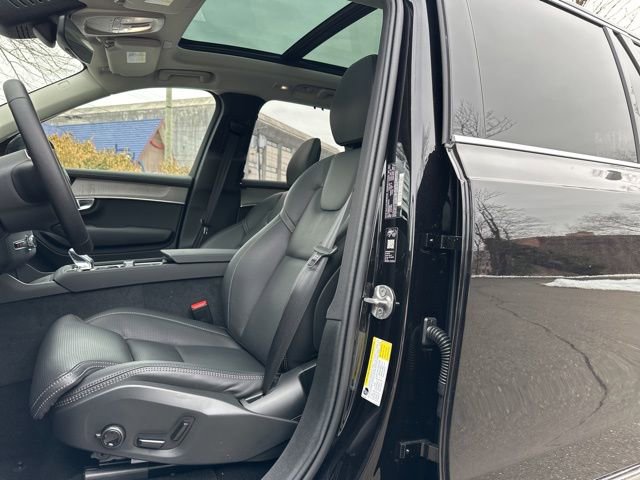 New 2026 Volvo XC90 B6 Ultra w/ Protection Package image 13