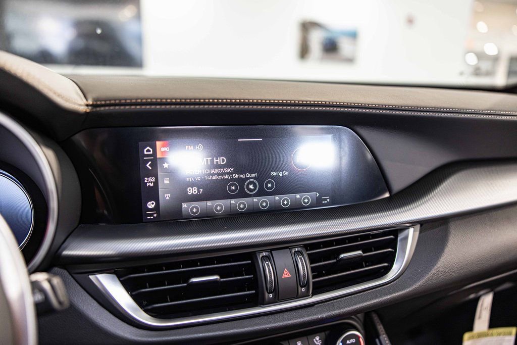 New 2025 Alfa Romeo Stelvio Sprint image 28