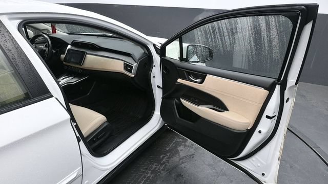 Used 2018 Honda Clarity Touring image 12