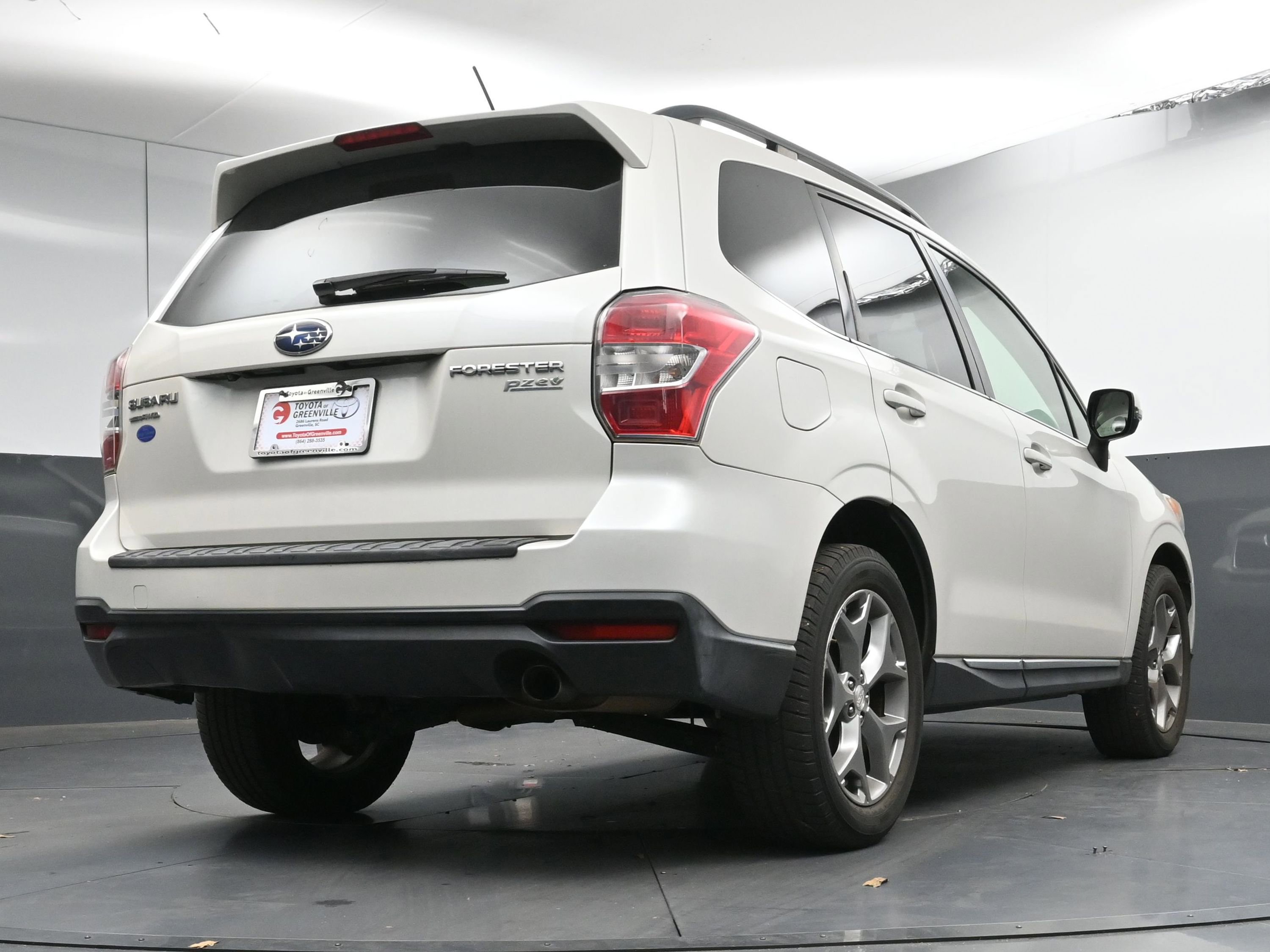 Used 2015 Subaru Forester 2.5i Touring w/ Eyesight & Navigation System image 25