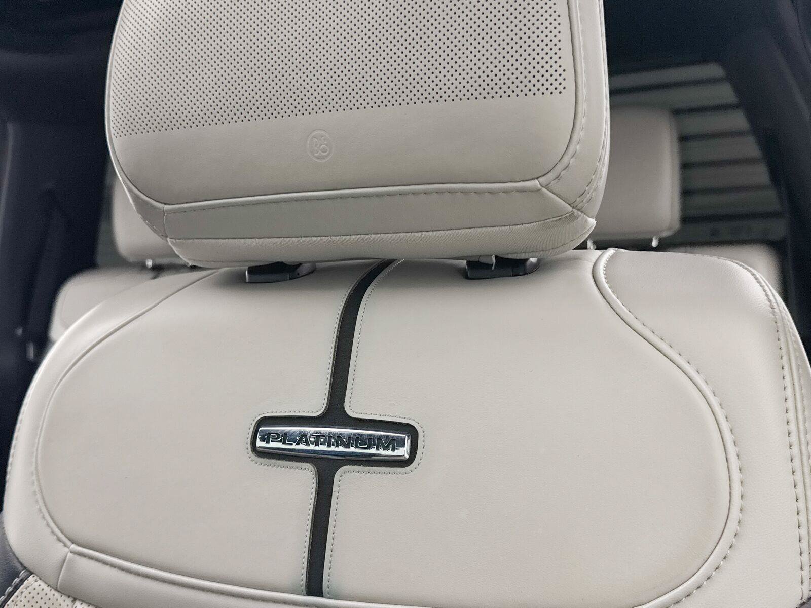 Used 2023 Ford F150 Lightning Platinum AWD/4WD image 4