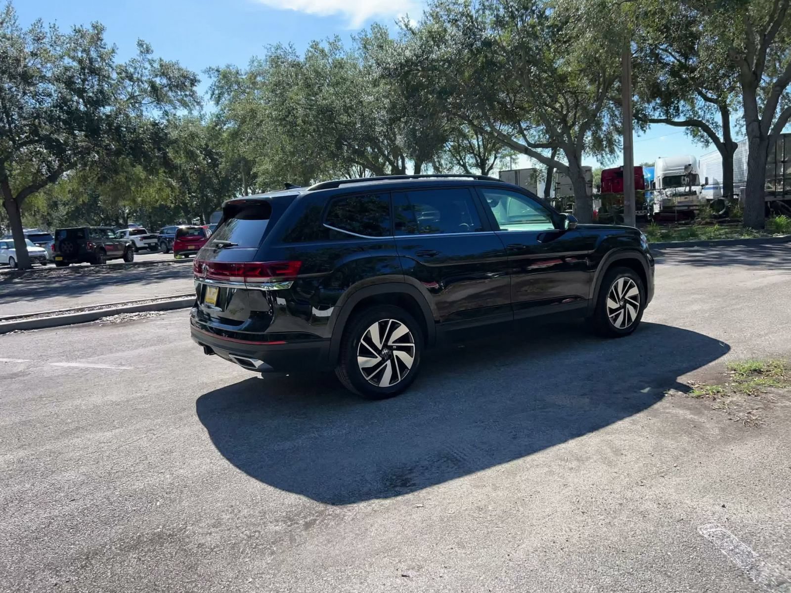 Used 2026 Volkswagen Atlas SE FWD image 14