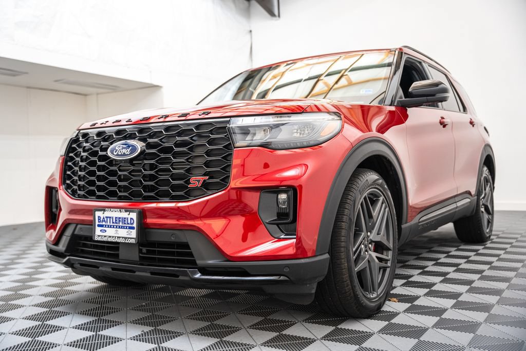 Used 2025 Ford Explorer ST w/ Sun And Sound Package AWD/4WD image 3