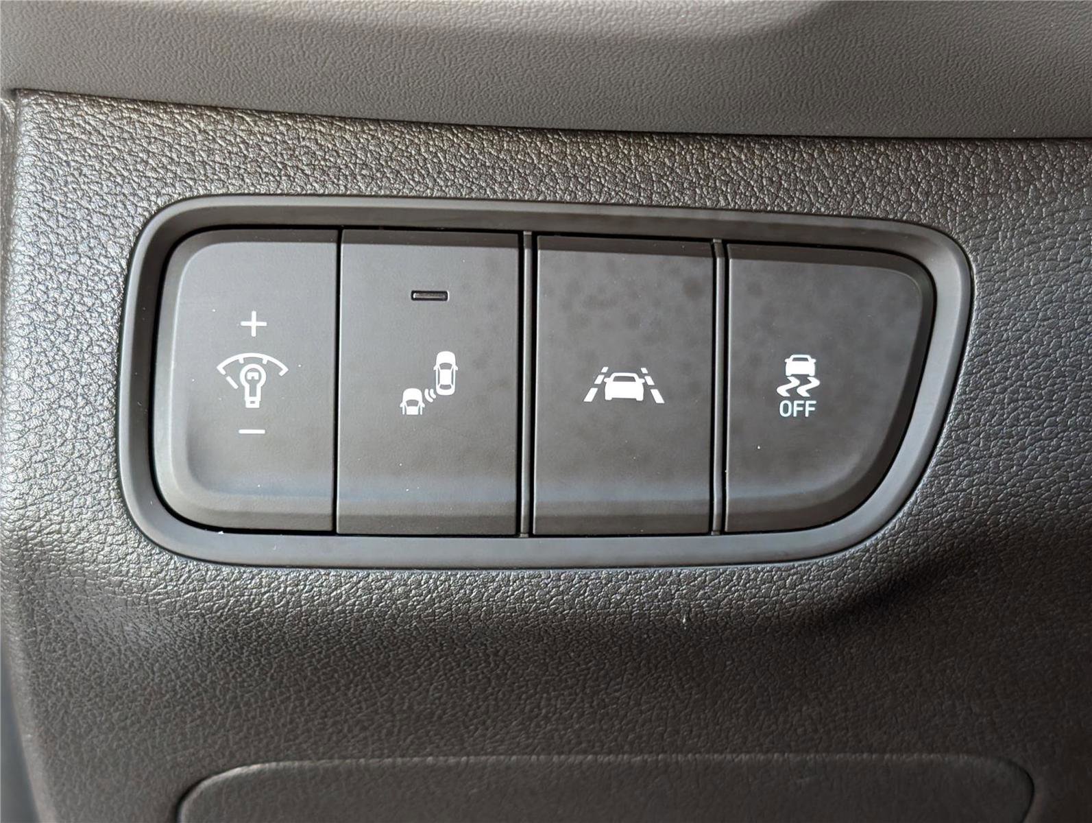 Used 2020 Hyundai Santa Fe SEL image 20