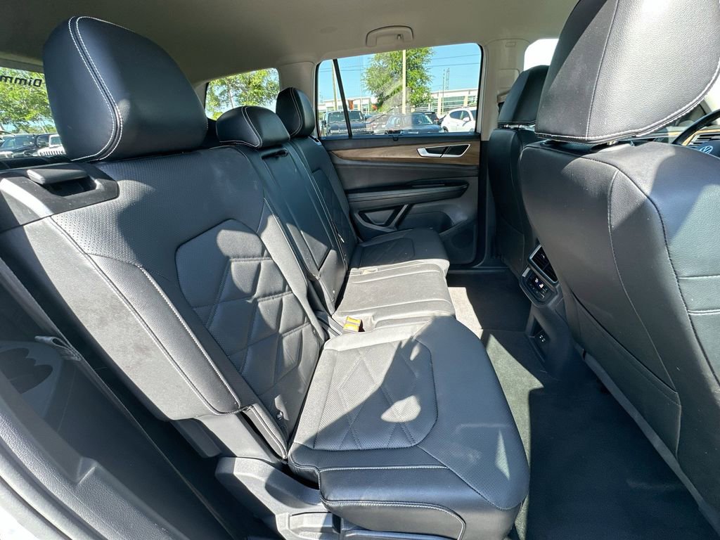 Used 2025 Volkswagen Atlas SE FWD image 27