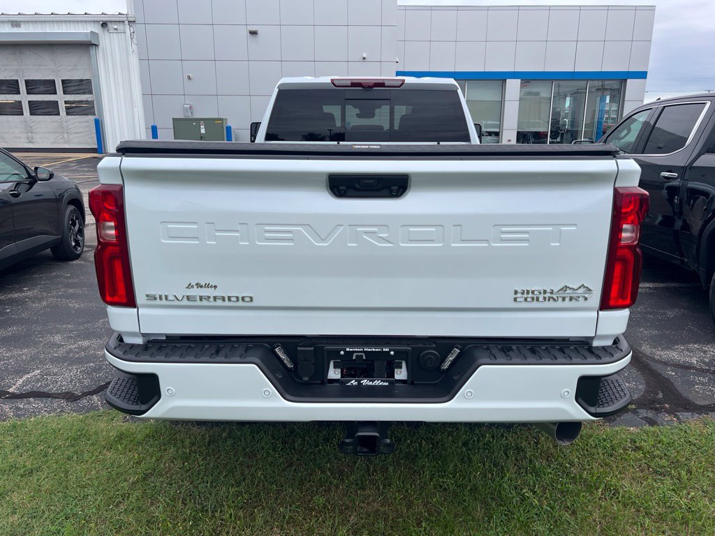 Used 2026 Chevrolet Silverado 3500 High Country w/ Technology Package AWD/4WD image 5