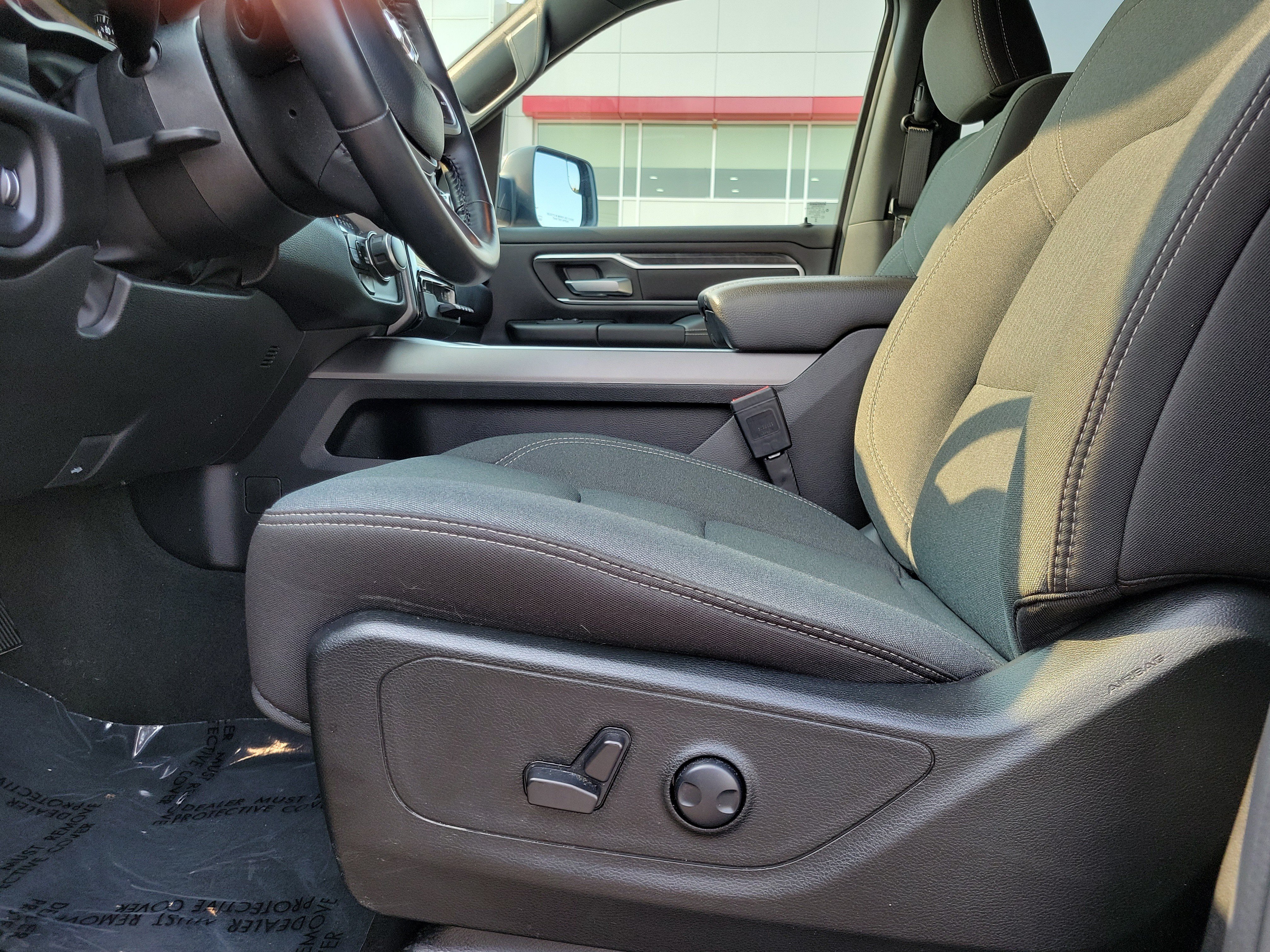 Used 2023 RAM 1500 Big Horn AWD/4WD image 16