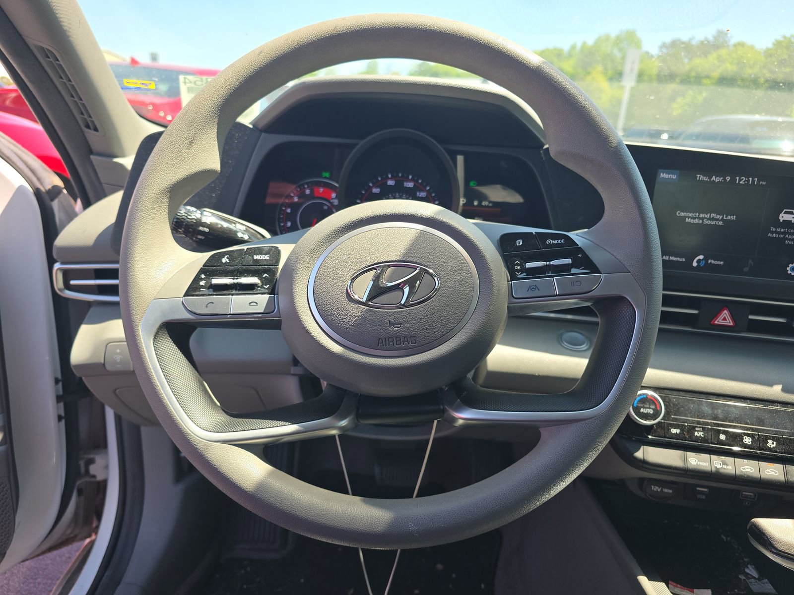 Used 2022 Hyundai Elantra SEL FWD image 8