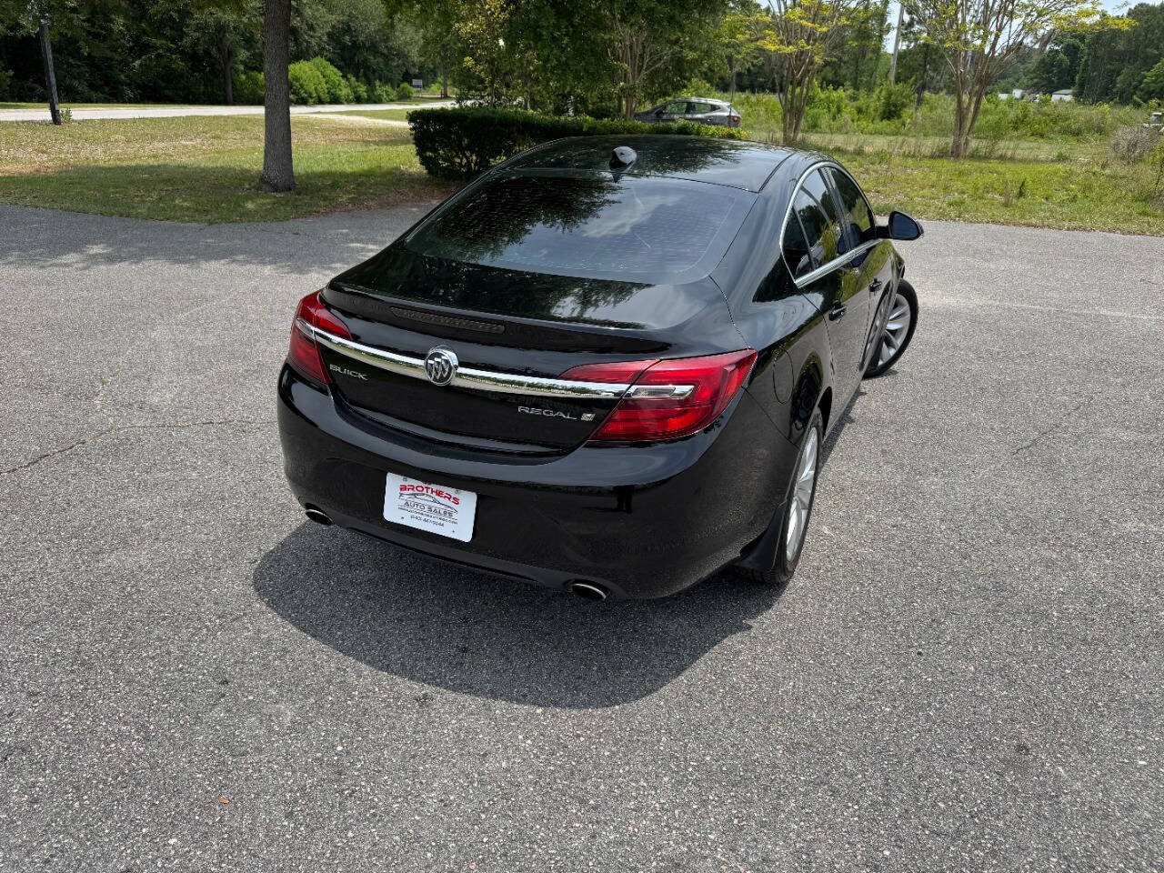 Used 2015 Buick Regal Premium w/ Experience Buick Package FWD image 6