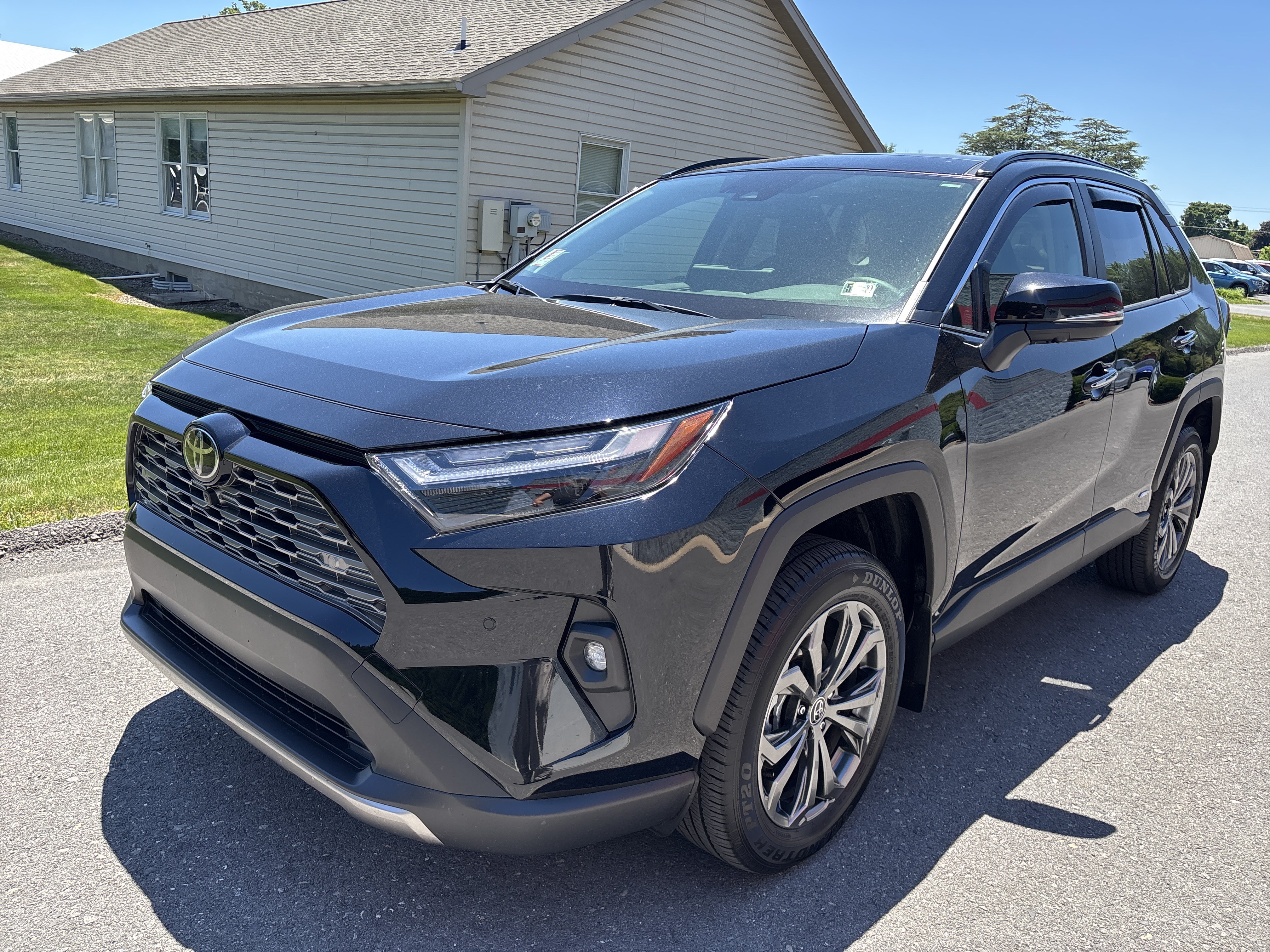 Certified 2025 Toyota RAV4 Limited w/ Advanced Technology Package AWD/4WD image 8