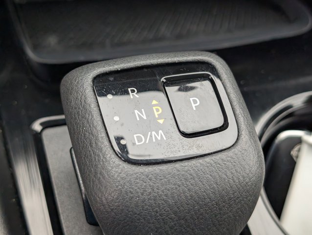 Used 2025 Nissan Rogue SV image 27