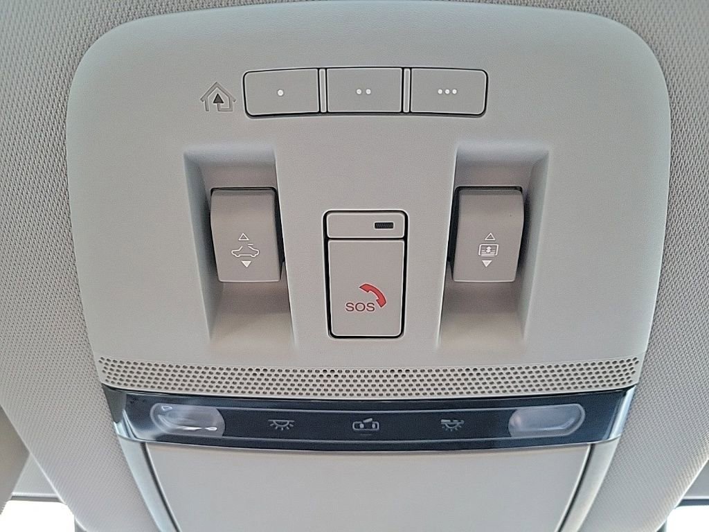 Used 2023 Nissan Ariya FWD image 31