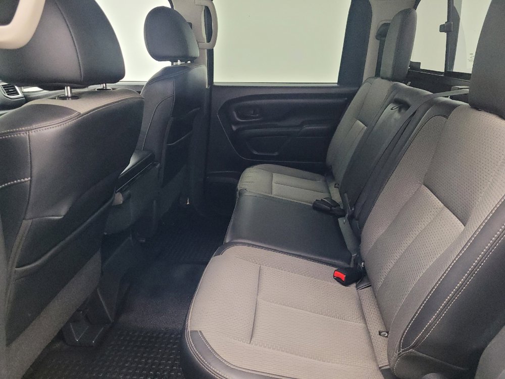 Used 2017 Nissan Titan S image 18