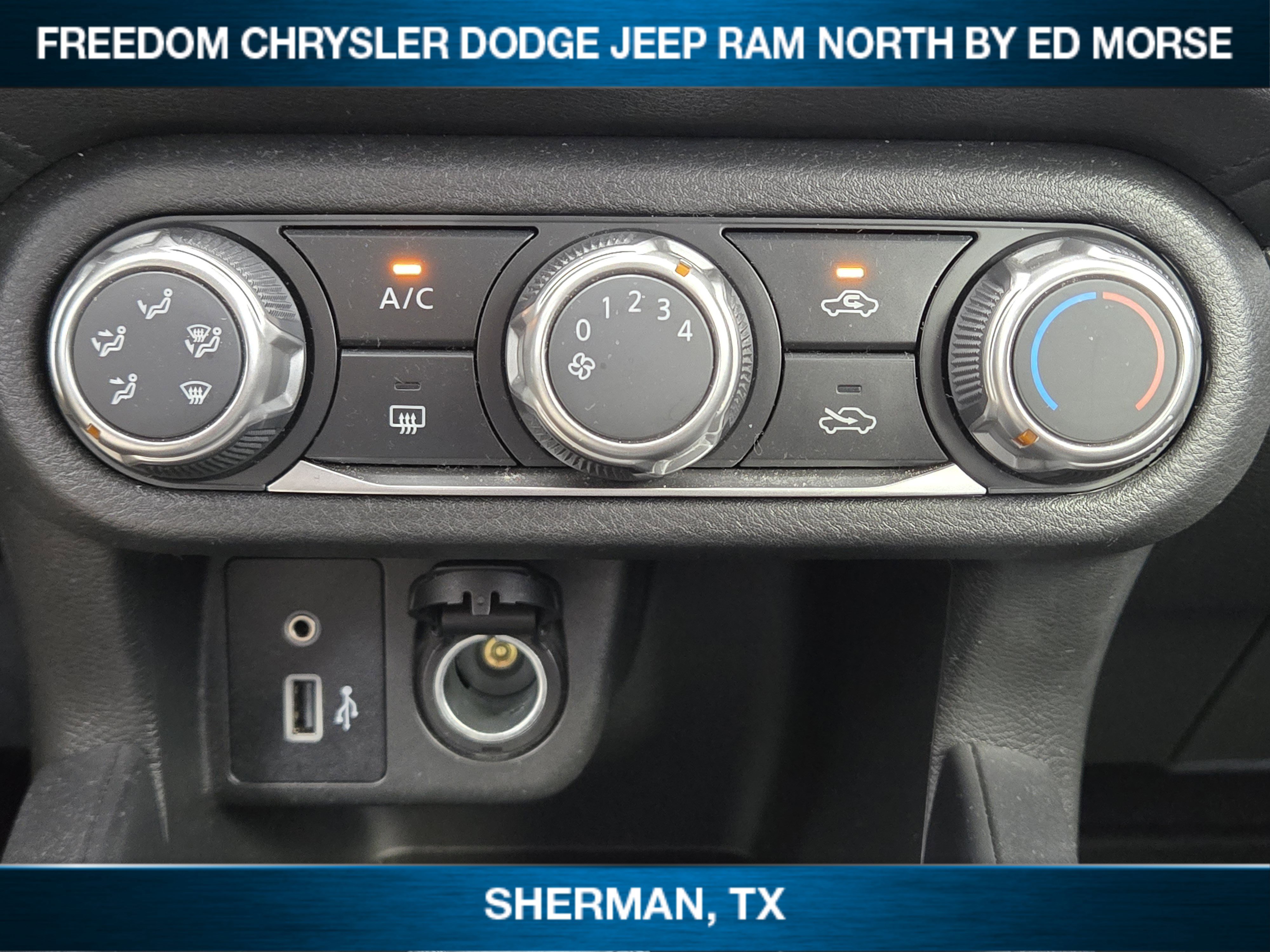 Used 2022 Nissan Versa S FWD image 13