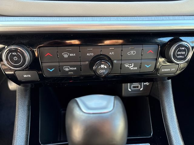 Used 2025 Jeep Compass Limited AWD/4WD image 32