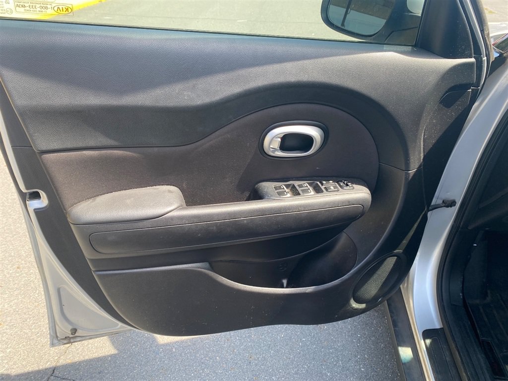 Used 2019 Kia Soul FWD image 11