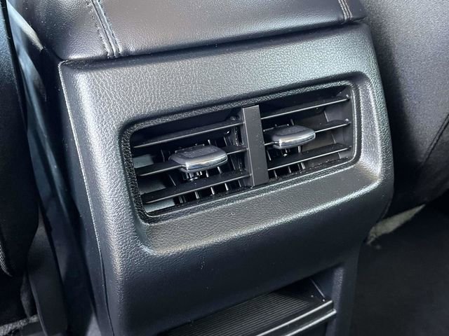 Used 2024 Ford Edge SE image 19