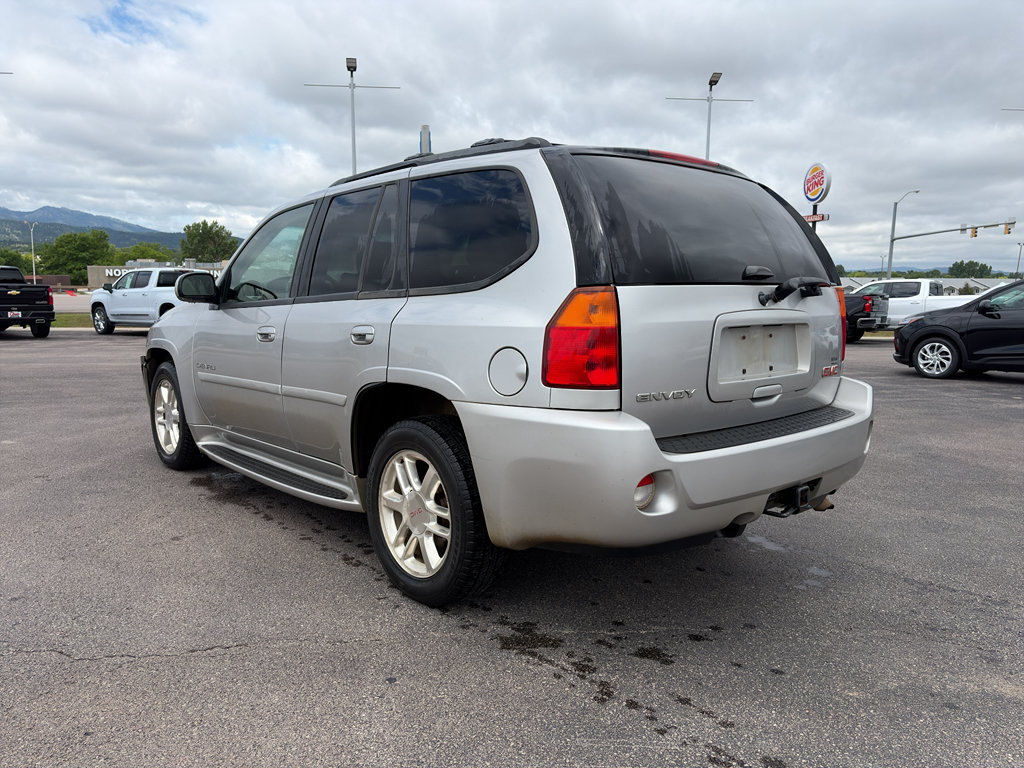 Used 2008 GMC Envoy Denali w/ Sun And 6-Disc Cd Package AWD/4WD image 2
