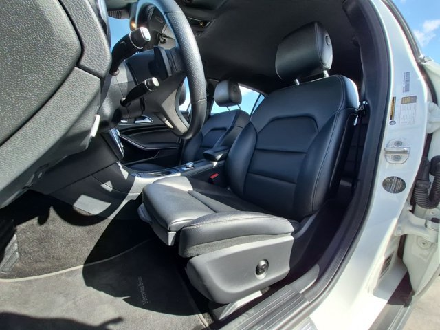 Used 2020 Mercedes-Benz GLA 250 4MATIC image 13