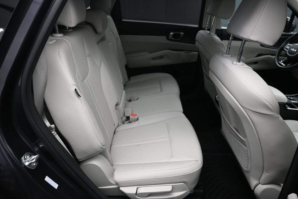 Certified 2025 Kia Sorento S w/ Panoramic Sunroof Package FWD image 38