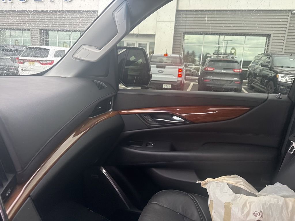 Used 2015 Cadillac Escalade Premium AWD/4WD image 14