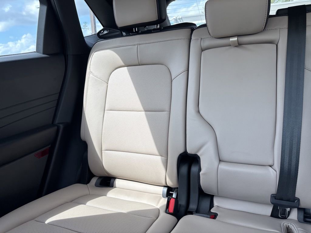 Used 2022 Ford Escape Titanium w/ Class II Trailer Tow Package image 12