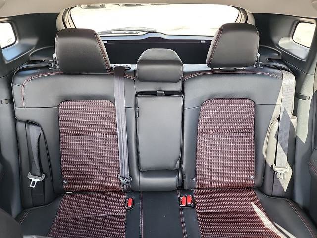 Certified 2025 Nissan Kicks SR image 20