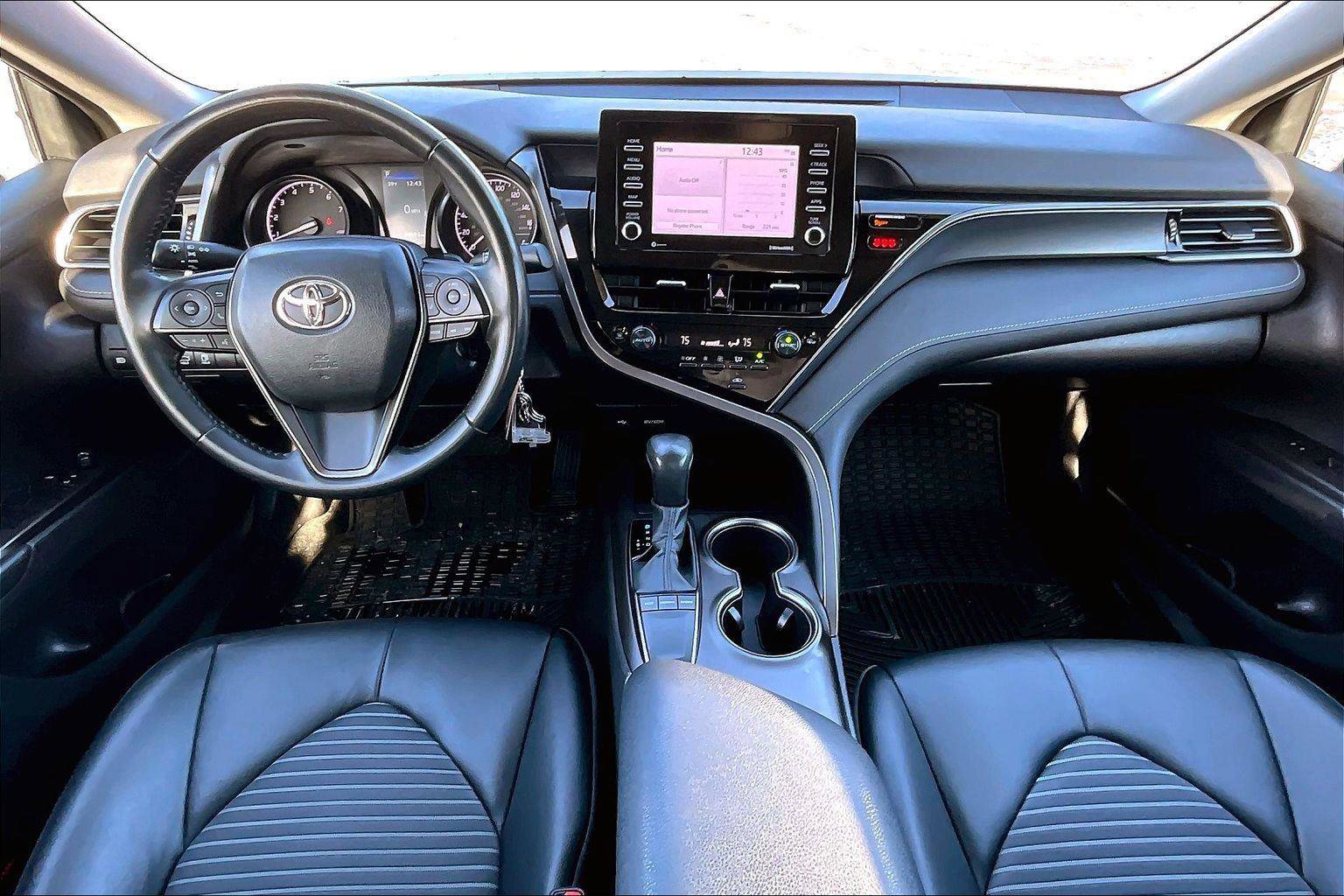 Used 2023 Toyota Camry SE image 16