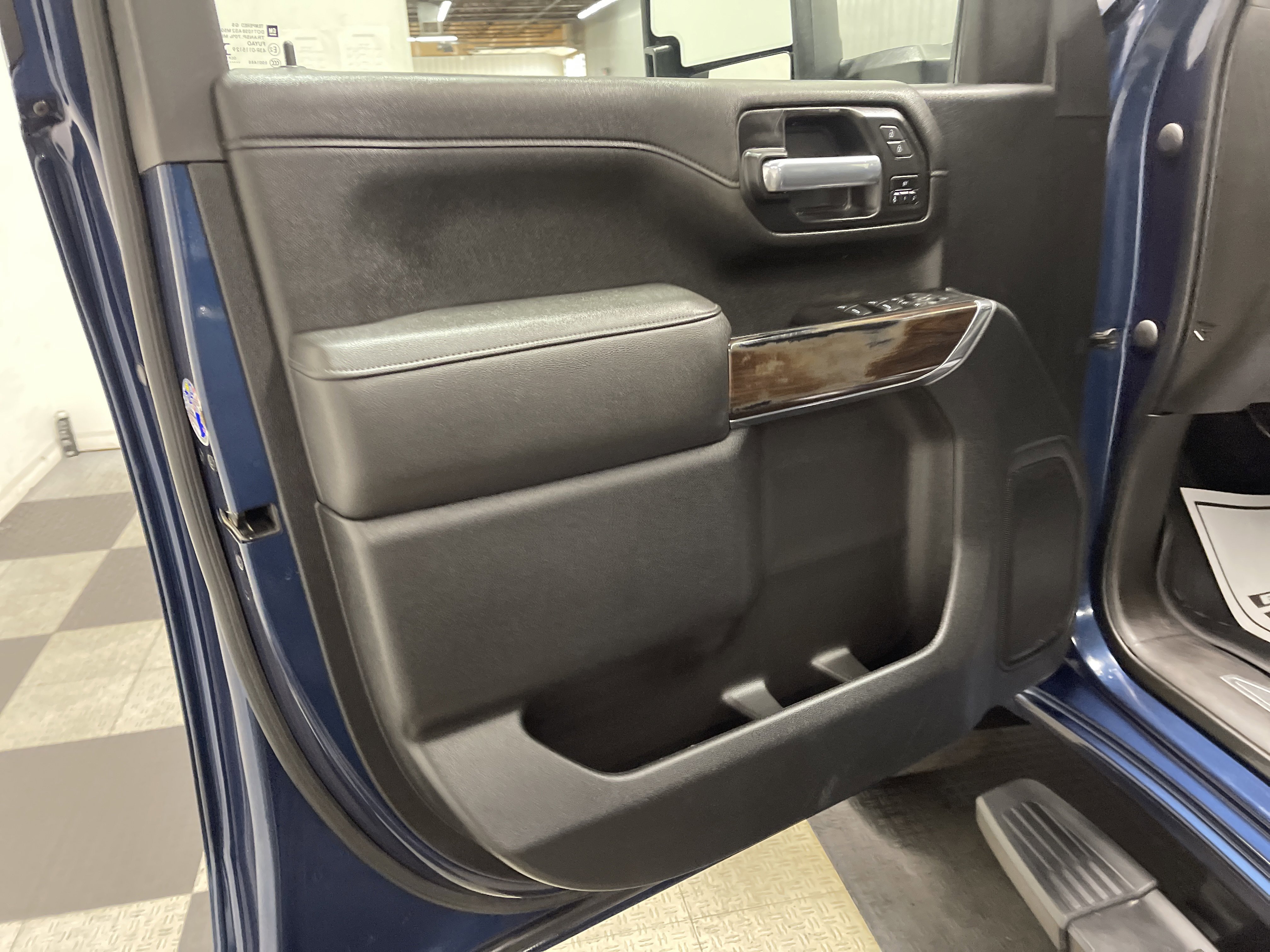 Used 2021 GMC Sierra 3500 SLT image 10