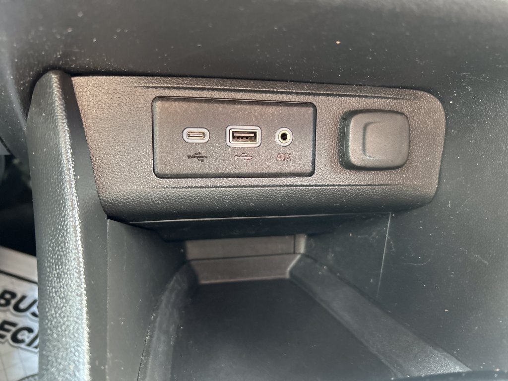 Used 2022 Buick Encore GX Preferred w/ Sport Touring Package FWD image 27