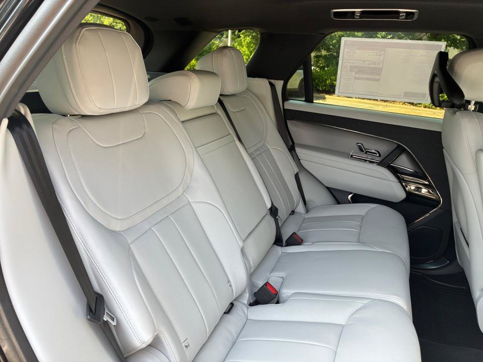 New 2026 Land Rover Range Rover Sport SE AWD/4WD image 29