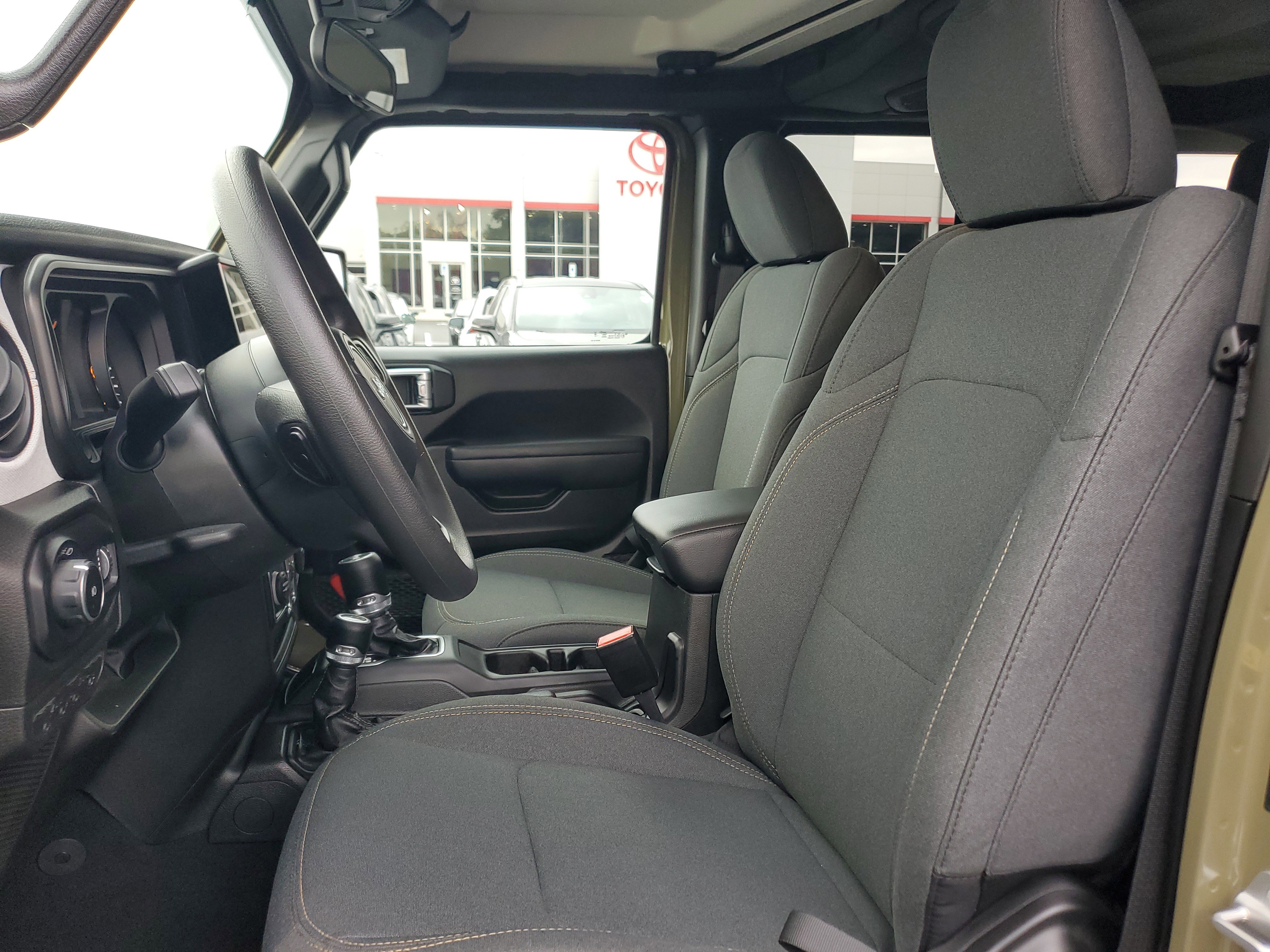 Used 2025 Jeep Wrangler Sport image 13