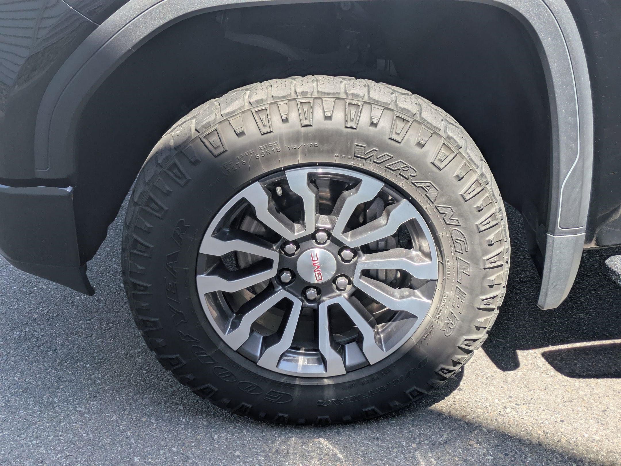 Used 2022 GMC Sierra 1500 AT4 w/ AT4 Premium Package AWD/4WD image 11