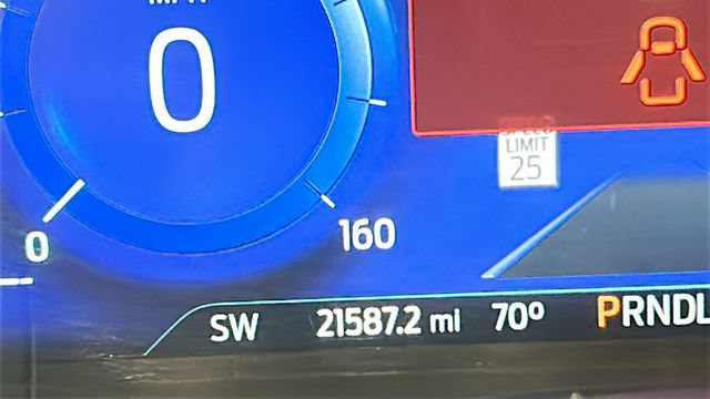 Used 2021 Ford Escape Titanium w/ Titanium Premium Package FWD image 18