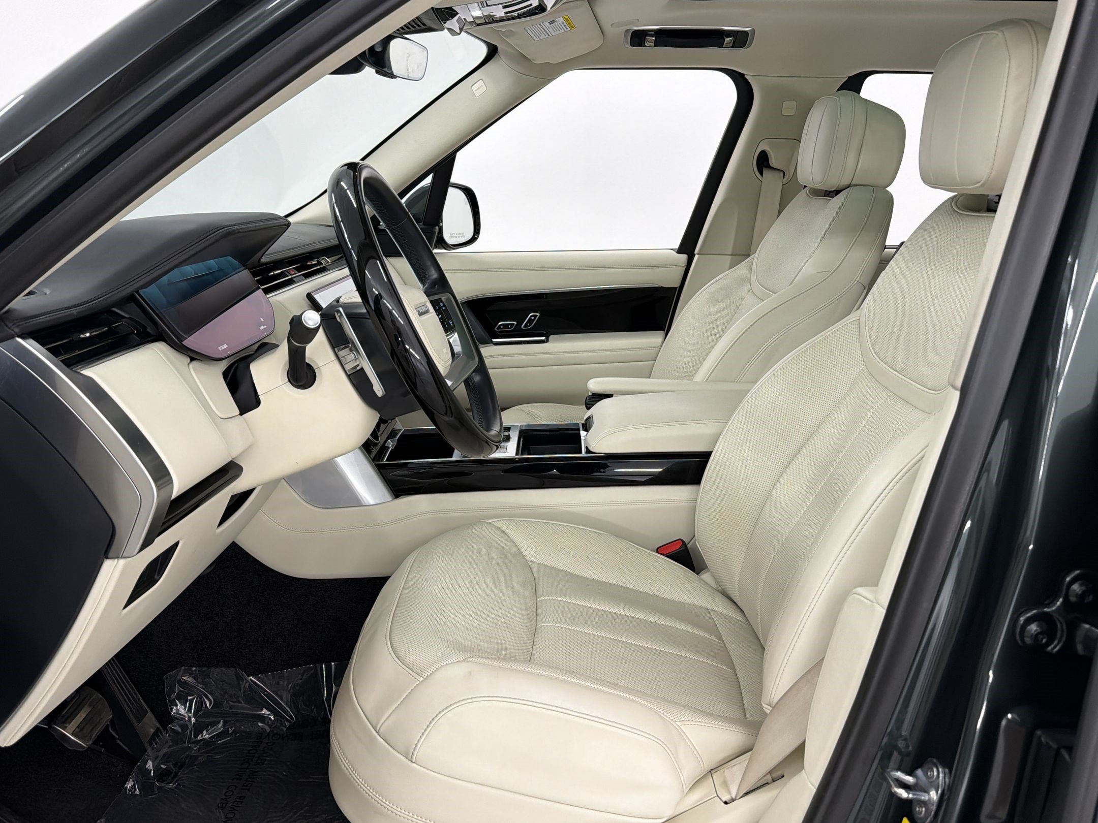 Used 2023 Land Rover Range Rover SE AWD/4WD image 5