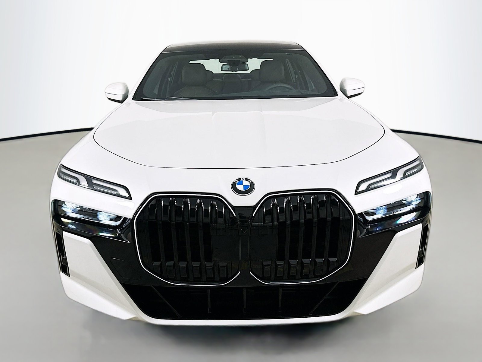 New 2026 BMW 760i xDrive AWD/4WD image 2