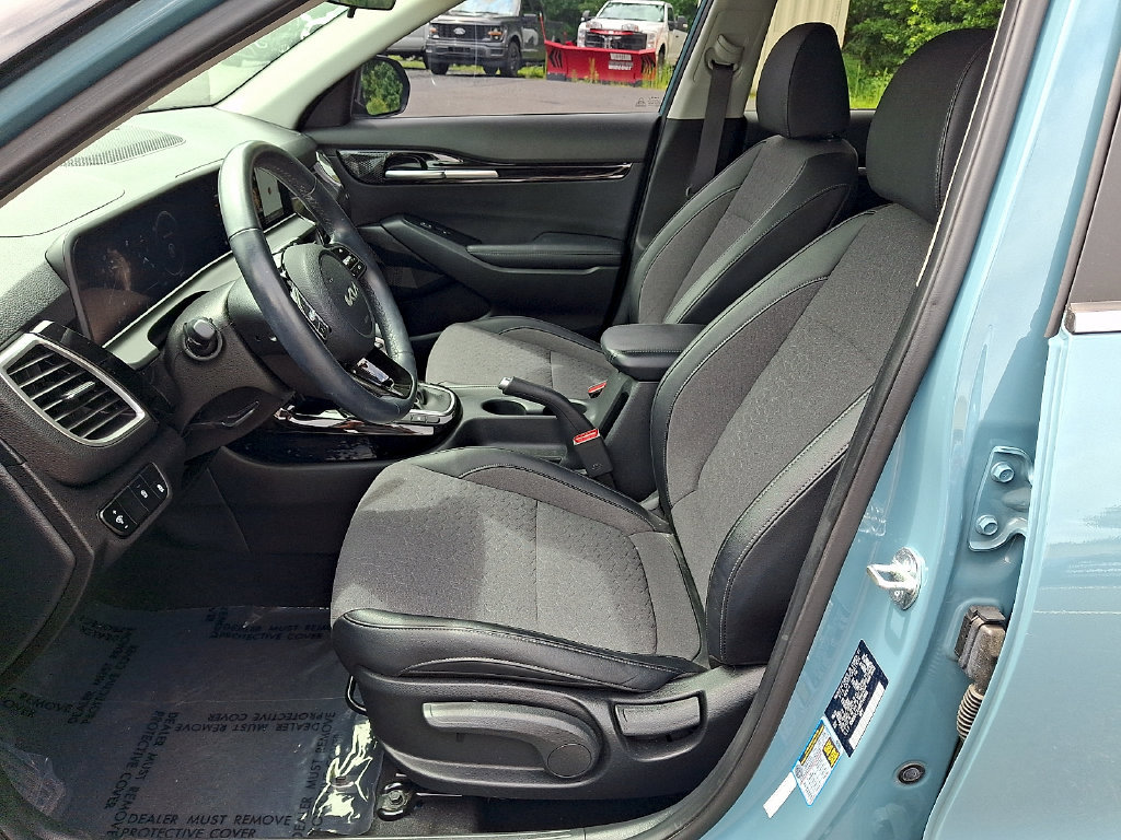 Used 2024 Kia Seltos S AWD/4WD image 17