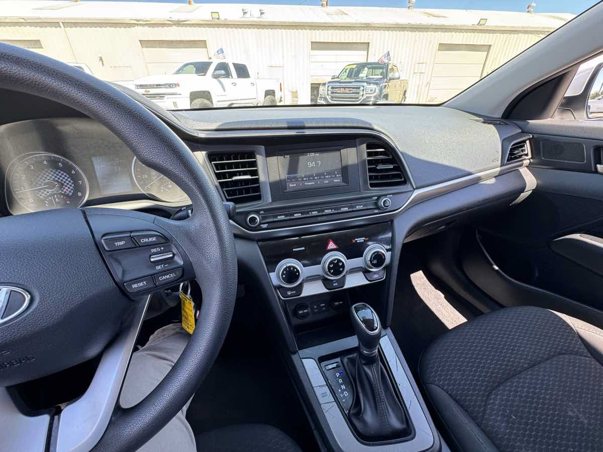 Used 2019 Hyundai Elantra SE w/ Cargo Package FWD image 23