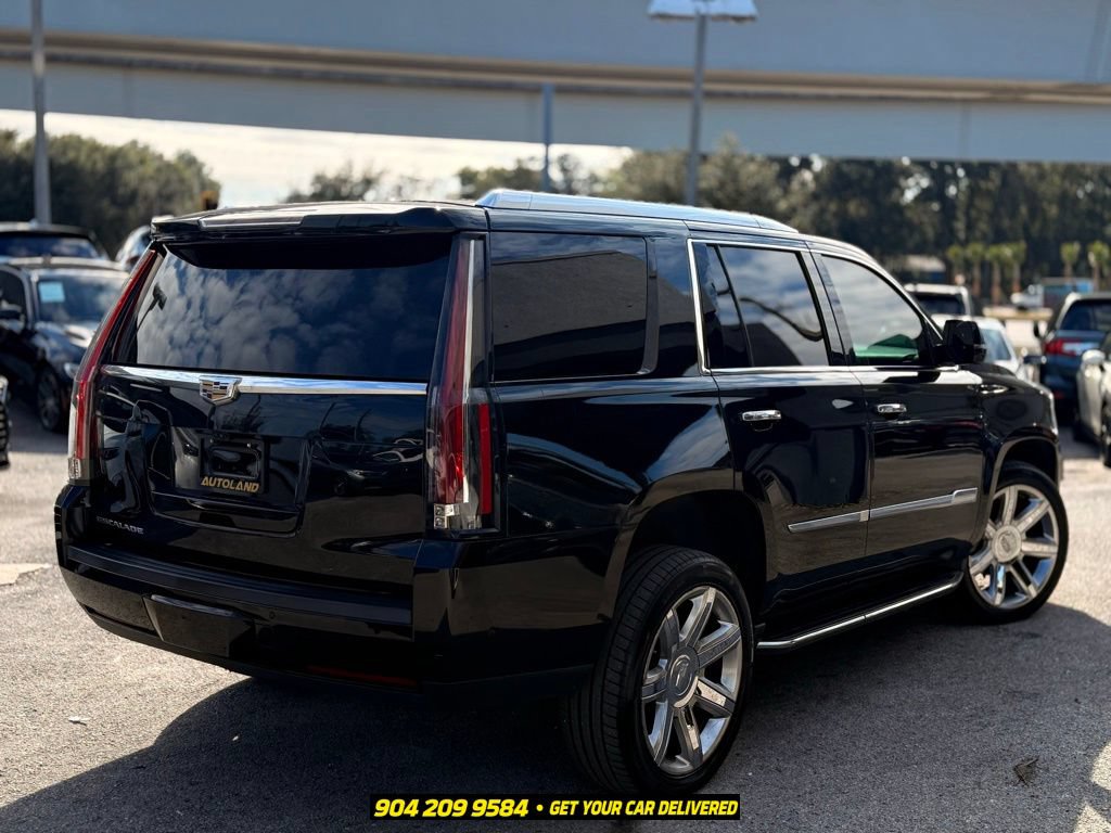 Used 2019 Cadillac Escalade Luxury AWD/4WD image 6