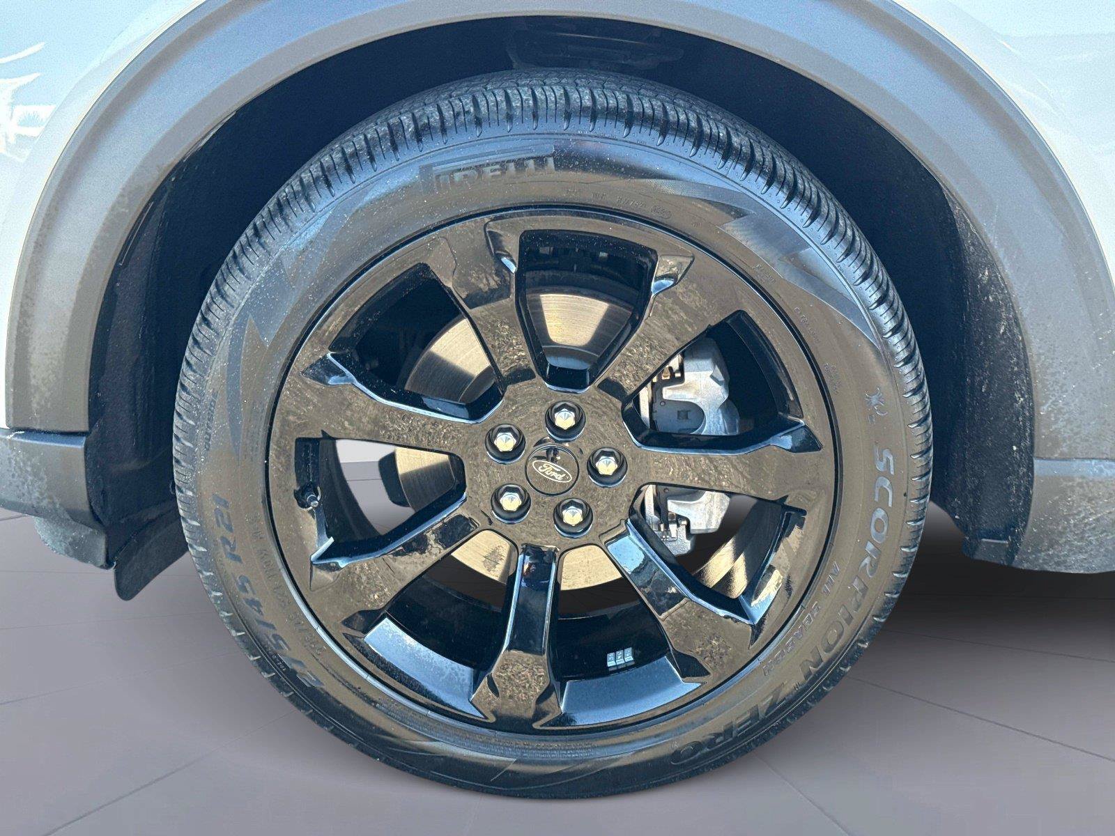 Used 2024 Ford Explorer ST-Line w/ Class IV Trailer Tow Package RWD image 11