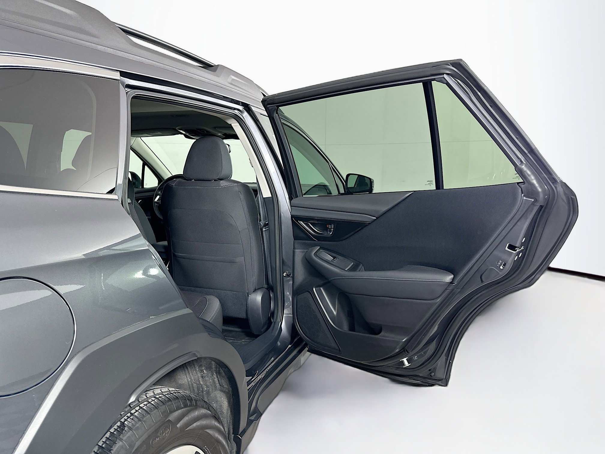 Used 2025 Subaru Outback Premium image 32