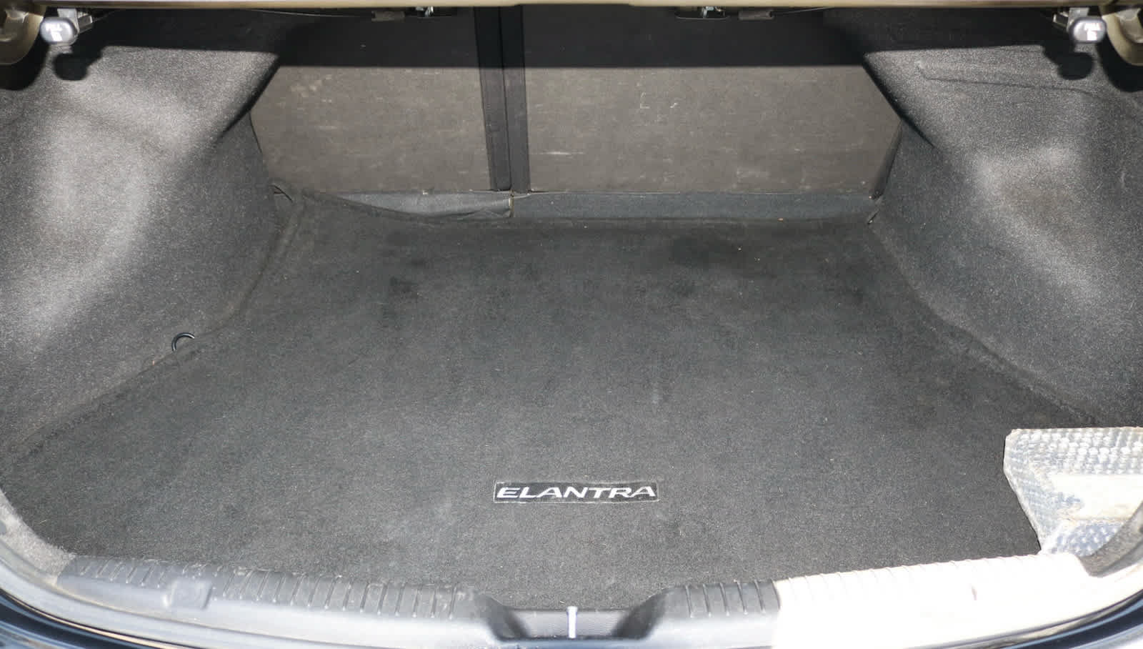 Used 2014 Hyundai Elantra Limited FWD image 11
