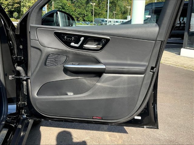 Used 2026 Mercedes-Benz GLC 300 4MATIC image 30