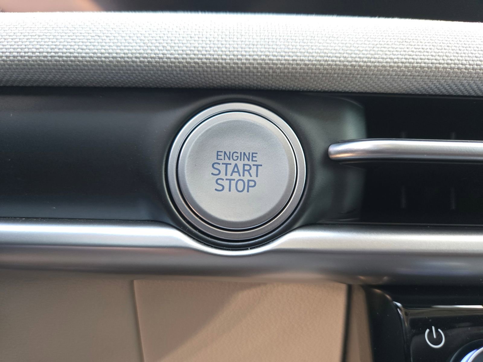 New 2026 Hyundai Tucson Limited w/ Tow & Go Package image 14