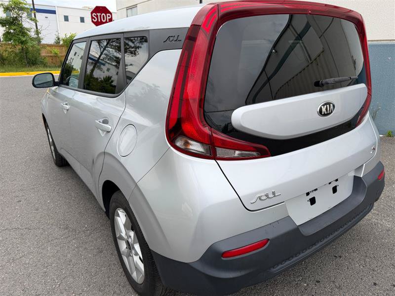 Used 2020 Kia Soul S FWD image 11
