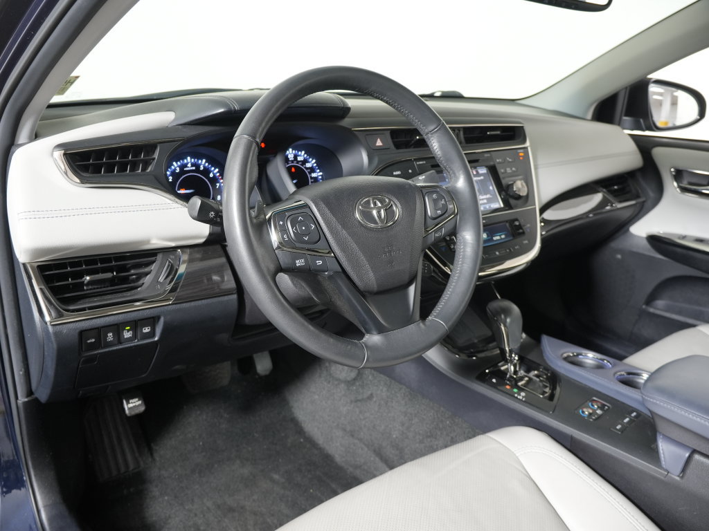 Used 2015 Toyota Avalon Limited w/ Technology Package FWD image 14